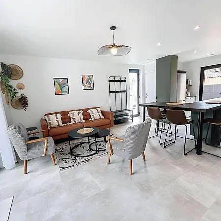 펜션 Maison Jullouville, 3 Pieces, 4 Personnes - Fr-1-361-542 *